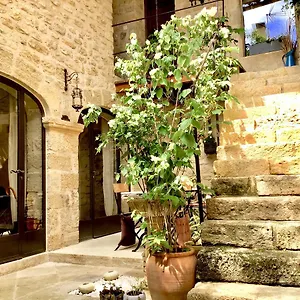 Un Patio En Luberon Ansouis